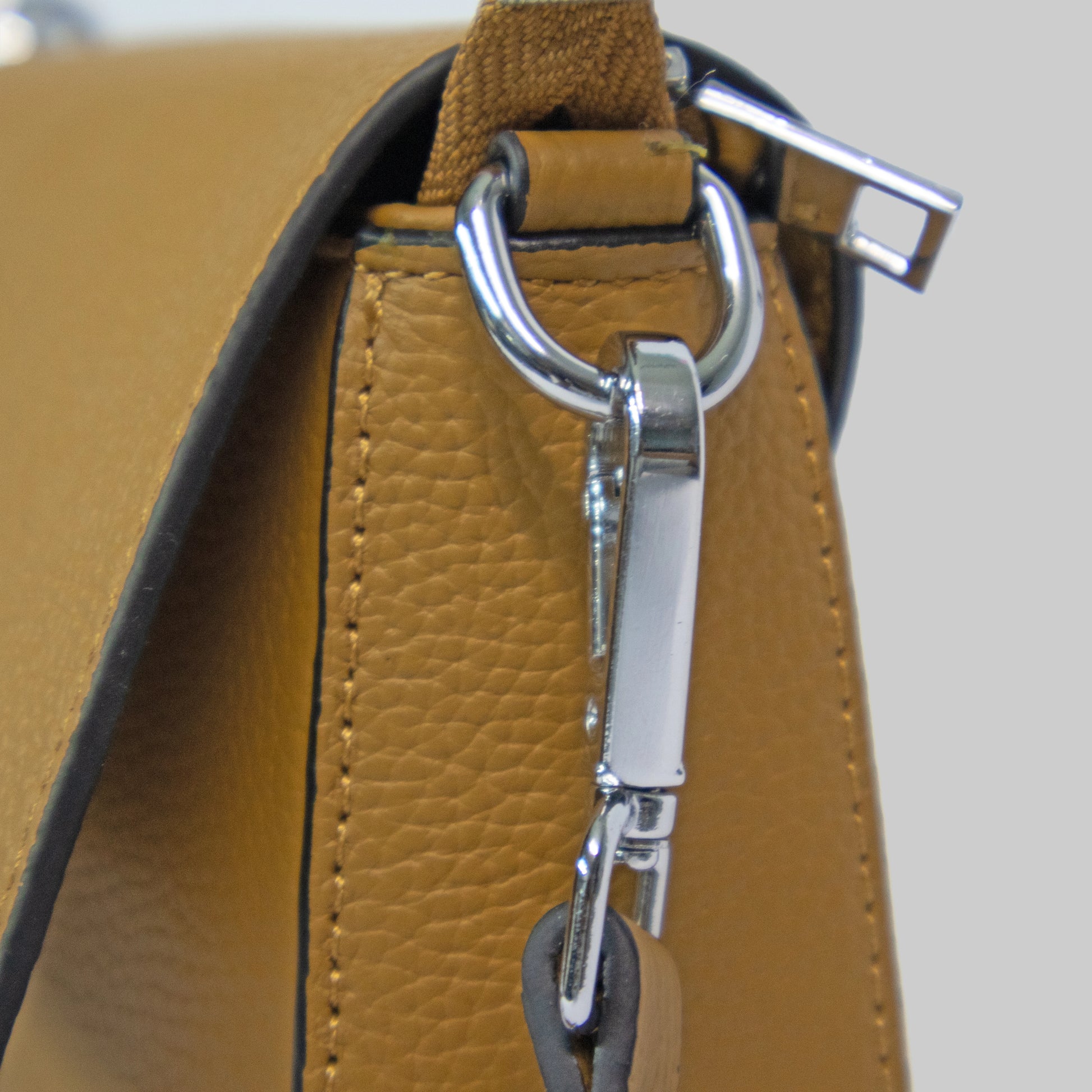 JELOUS bronze Arden cowhide leather shoulder bag with two detachable straps, inner pocket, zipper & magnetic closure